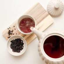 Lade das Bild in den Galerie-Viewer, BEAUTIFUL BLUEBERRY - Blaubeertee - INAsTEA - Tee - Tee ohne Aroma - albanischer Bergtee